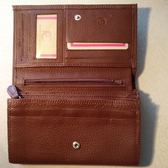 *NWOT* Roberto Capucci leather wallet - Picture 3 of 9